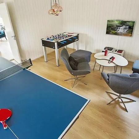 Sleeps 18 Pool Wifi * Melby